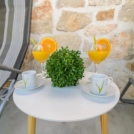 Casa vacanze In Mit Grossem Garten By Interhome