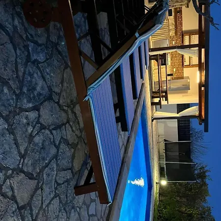 In Mit Grossem Garten By Interhome Casa vacanze